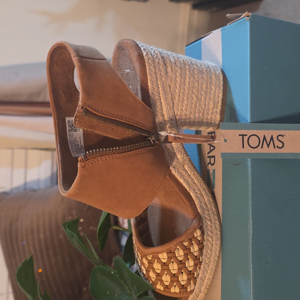 TOMS Women's Brown Wedge Sandals - Picture 6 of 16